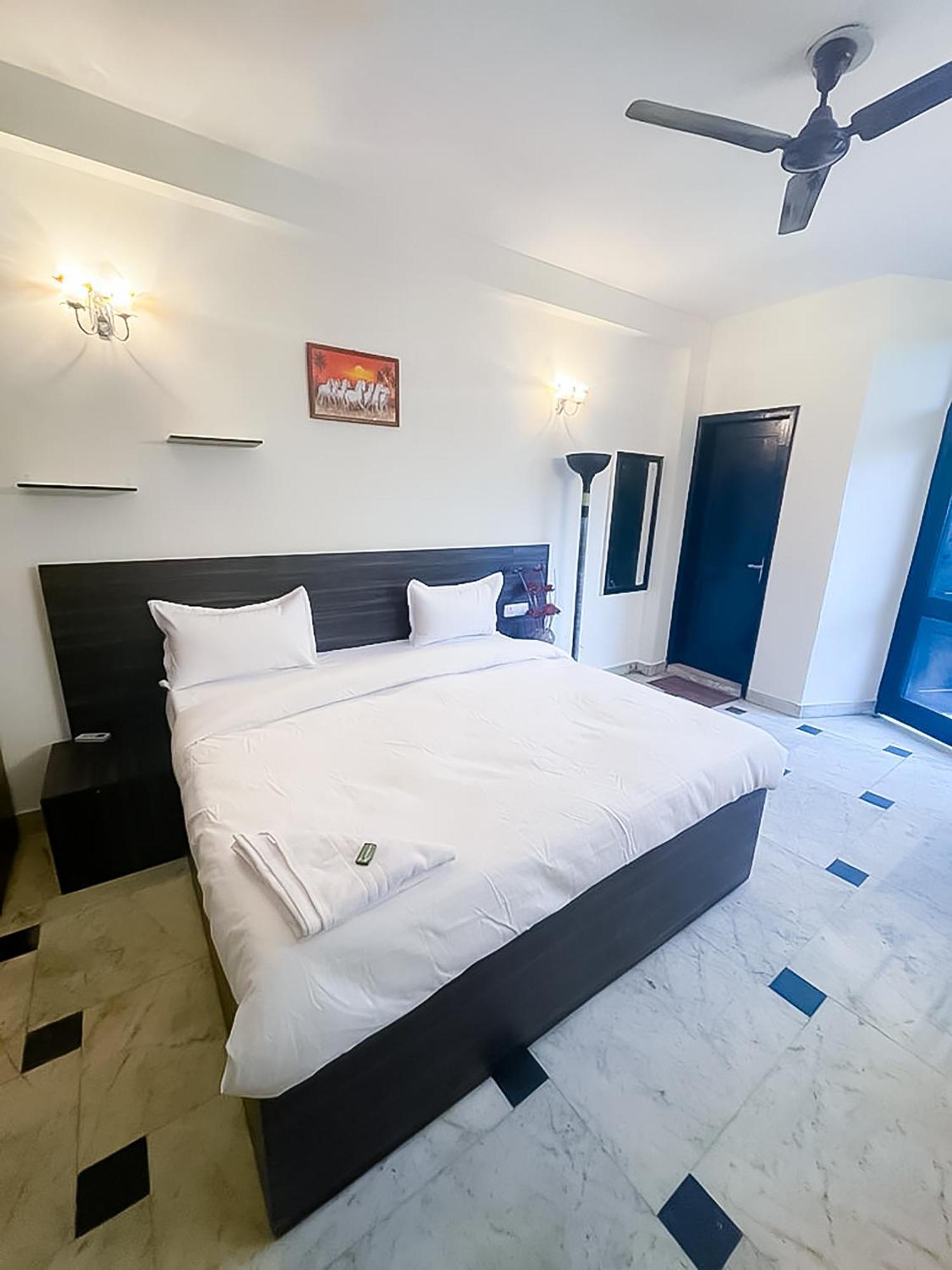 Couette-café Couple Friendly In Hauz Khas *