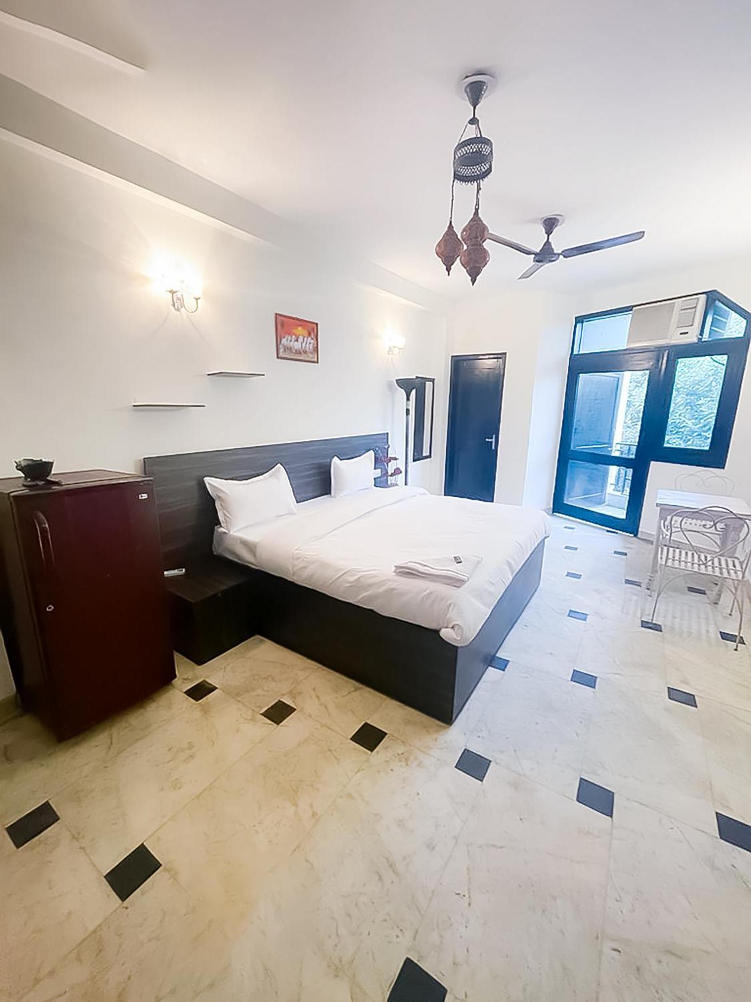 Couette-café Couple Friendly In Hauz Khas *